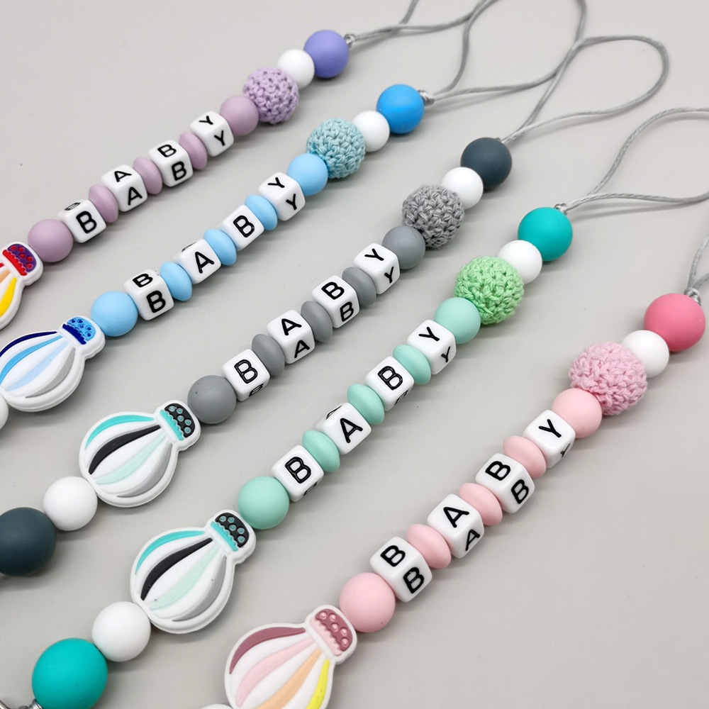 パーソナライズされた名前入り手作りおしゃぶりクリップホルダー - Baby Products Name のレビューと価格